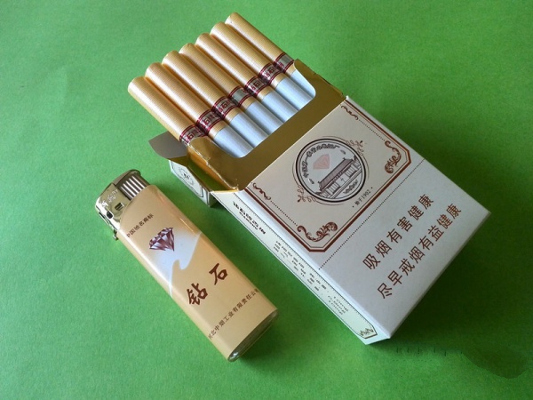 白鉆石香煙價格表和圖片 鉆石(經典醇和)煙多少錢一包